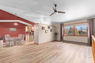 921 Babcock St, Neenah, WI 54956 - Photo 10