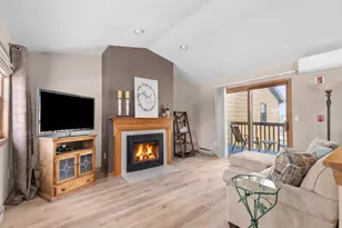 921 Babcock St, Neenah, WI 54956 - Photo 2