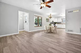 22 Johnson Ct, Appleton, WI 54915 - Photo 8