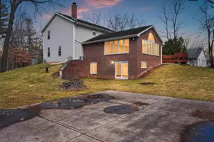 1367 Whirthington Ct, Suamico, WI 54173 - Photo 2