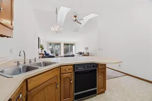 3411 N Marcos Ln, Appleton, WI 54911 - Photo 8