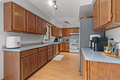 96 University Drive, Fond du Lac, WI 54935 - Photo 10