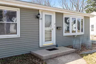 121 S Schaefer St, Appleton, WI 54915 - Photo 4