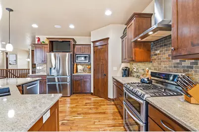 3383 Hawkeye Court, Suamico, WI 54313 - Photo 14