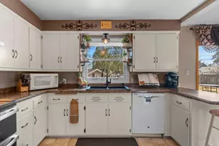 1319 Oregon St, Green Bay, WI 54303 - Photo 4