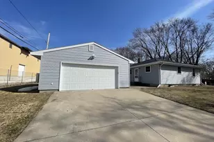 492 Cottage Grove Ave, Green Bay, WI 54304 - Photo 2