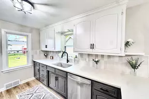 310 W Ryan St, Brillion, WI 54110 - Photo 8