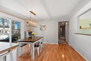 421 Memory Ct, Green Bay, WI 54301 - Photo 8