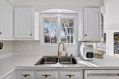 218 Longview Avenue, Green Bay, WI 54301 - Photo 8