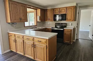 1011 Alpine Dr, Green Bay, WI 54311 - Photo 4