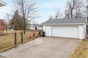 827 Heritage Trail, Oshkosh, WI 54904 - Photo 32