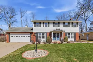 1427 Springdale Ln, Green Bay, WI 54304 - Photo 2