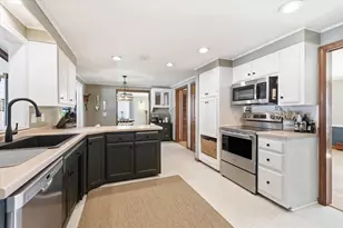 1427 Springdale Ln, Green Bay, WI 54304 - Photo 10