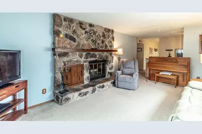 828 W Warren Street, New London, WI 54961 - Photo 6