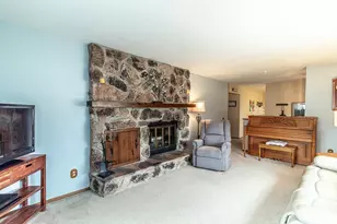 828 W Warren St, New London, WI 54961 - Photo 6