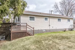 828 W Warren St, New London, WI 54961 - Photo 32