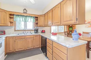 828 W Warren St, New London, WI 54961 - Photo 10