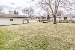 828 W Warren St, New London, WI 54961 - Photo 38