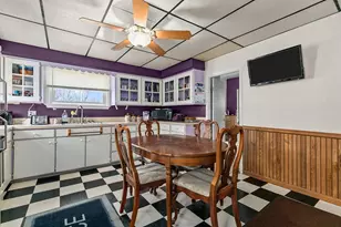 428 W 10th St, Kaukauna, WI 54130 - Photo 2