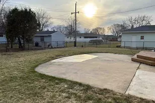 1646 Loretta Ln, Green Bay, WI 54302 - Photo 4