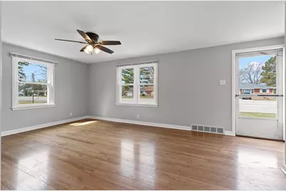 3107 S Webster Avenue, Green Bay, WI 54301 - Photo 4