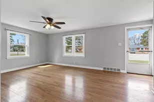 3107 S Webster Ave, Green Bay, WI 54301 - Photo 4