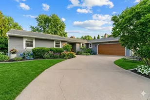 1866 Cliffview Ct, Oshkosh, WI 54901 - Photo 1
