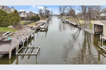 1866 Cliffview Court, Oshkosh, WI 54901 - Photo 40