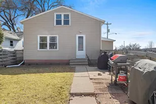 846 Oak St, De Pere, WI 54115 - Photo 2