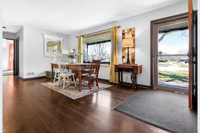 712 Chestnut Street, Neenah, WI 54956 - Photo 2