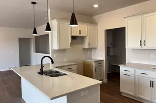 8367 Marlo Ave, Neenah, WI 54956 - Photo 18