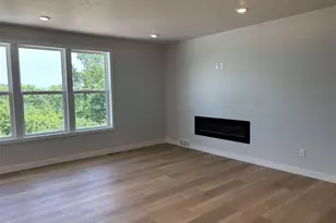 8322 Marlo Ave, Neenah, WI 54956 - Photo 2