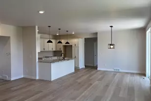 8322 Marlo Ave, Neenah, WI 54956 - Photo 10