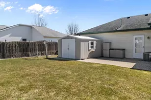 1239 Fawn Dr, Neenah, WI 54956 - Photo 44