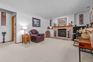 1239 Fawn Dr, Neenah, WI 54956 - Photo 22