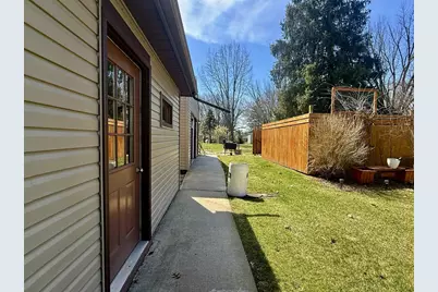 404 Broadway, Berlin, WI 54923 - Photo 68