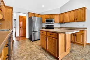 1321 Shootingstar Dr, Neenah, WI 54956 - Photo 16