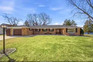 136 Circle Dr, Shawano, WI 54166 - Photo 1