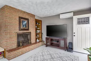 1380 Lakeview Ln, Menasha, WI 54952 - Photo 8