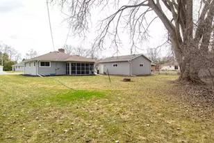 1380 Lakeview Ln, Menasha, WI 54952 - Photo 4