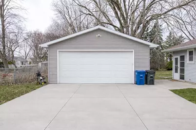 1380 Lakeview Lane, Menasha, WI 54952 - Photo 26
