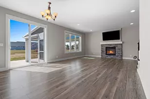 5485 N Amethyst Dr, Appleton, WI 54913 - Photo 6