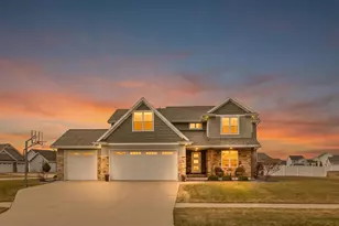 2153 Potter Dr, De Pere, WI 54115 - Photo 2