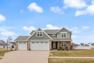 2153 Potter Dr, De Pere, WI 54115 - Photo 2