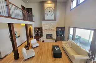 1387 Radcliff Rd, Neenah, WI 54956 - Photo 4