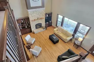 1387 Radcliff Rd, Neenah, WI 54956 - Photo 6