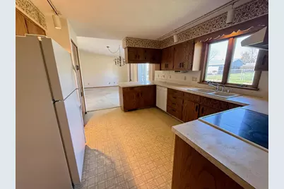 1315 Wedgewood Lane, Neenah, WI 54956 - Photo 8
