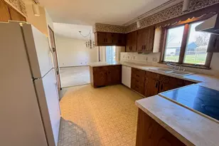 1315 Wedgewood Ln, Neenah, WI 54956 - Photo 8