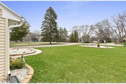 2068 Lost Dauphin Road, De Pere, WI 54115 - Photo 34