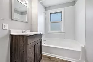 712 S Maple Ave, Green Bay, WI 54304 - Photo 6